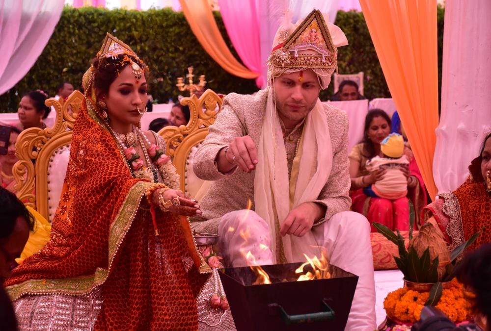 The permission for the lockdown was not given if the police went to marriage, got married, Azamgarh and Ghazipur did not know