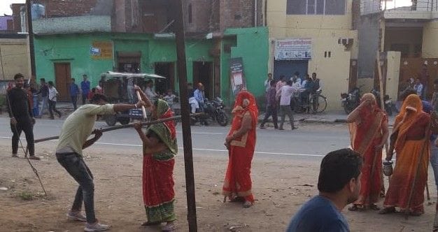 Hathras: Lathmar Holi with Bheli break competition