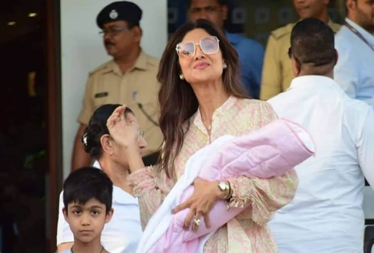 shilpa shetty and raj kundra first time with baby samisha