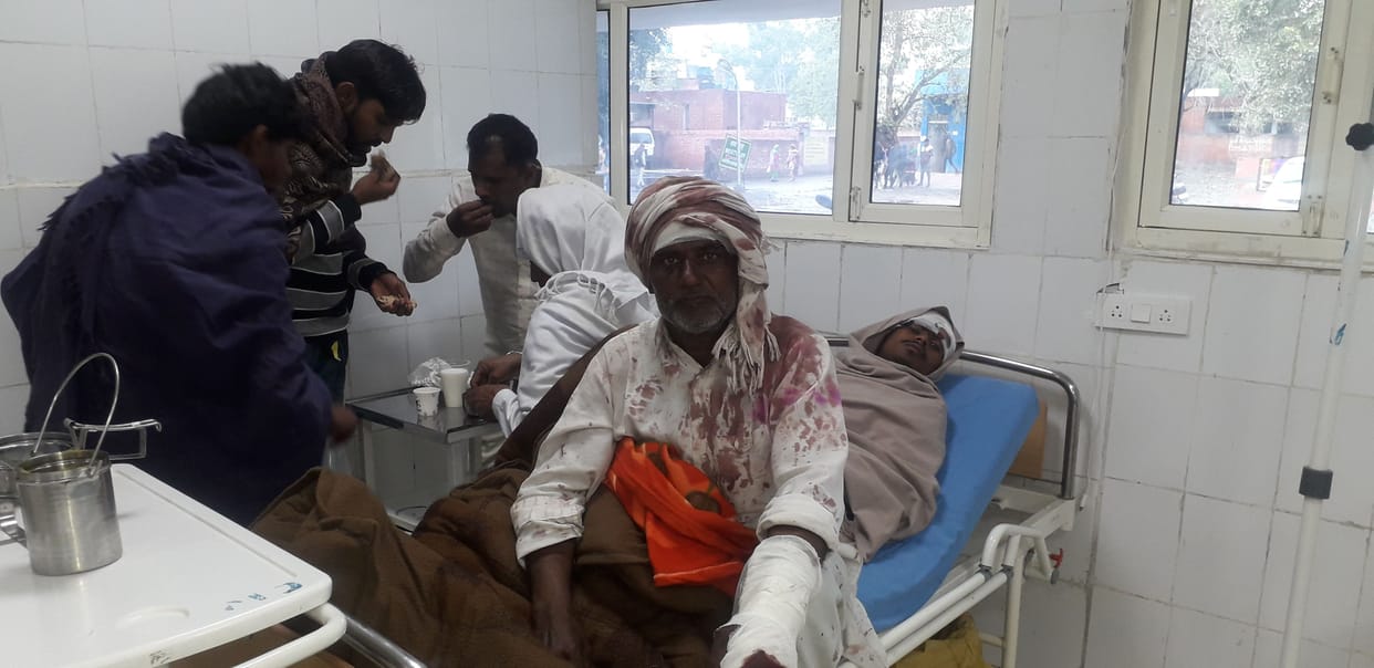 there are 30 poeple in disputes and accidents during the playing of holi