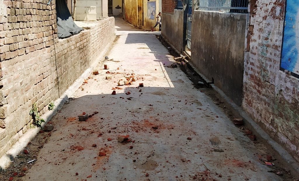 crime, fring, stone, throw, shikohabad, firozabad