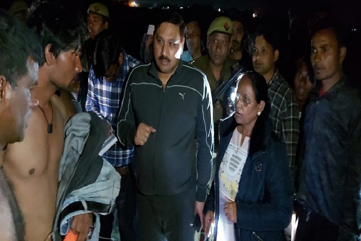 A girl died after a boat capsized in Baghpat Yamuna river and five people are still missing