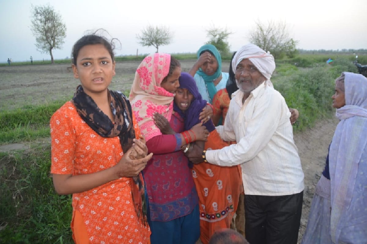 A girl died after a boat capsized in Baghpat Yamuna river and five people are still missing