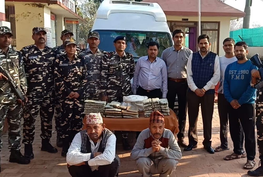 Two people arrested for having charas of worth nine crore in Bahraich.