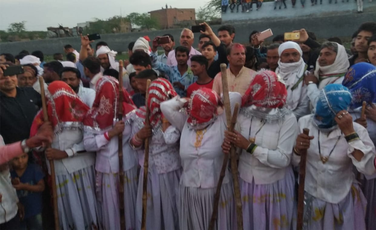 Brother-in-law called sister in Phagun