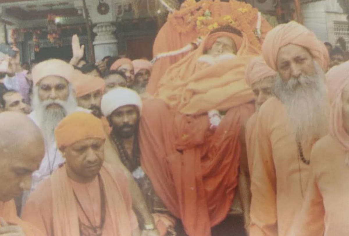 CM Yogi adityanath Birthday special story know about him