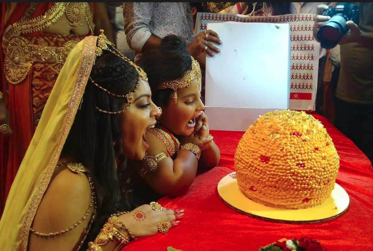 serial kahat hanuman jai shri ram actor ekagra dwivedi birthday celebration on set