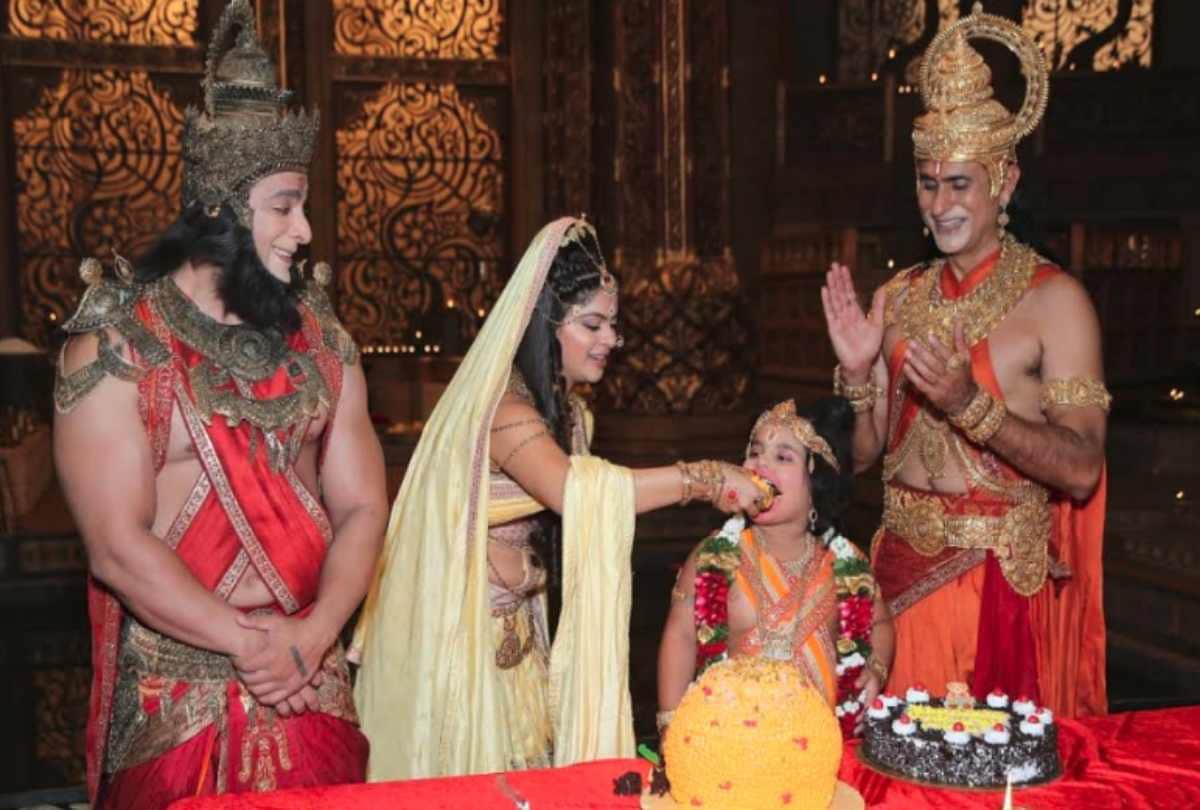 serial kahat hanuman jai shri ram actor ekagra dwivedi birthday celebration on set