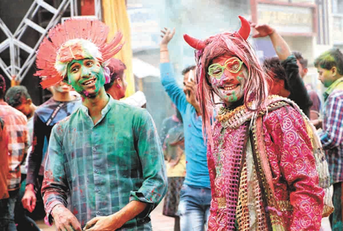 Pratapgarh: Abir-Gulal fiercely blasts Holi, no ruckus occurred anywhere