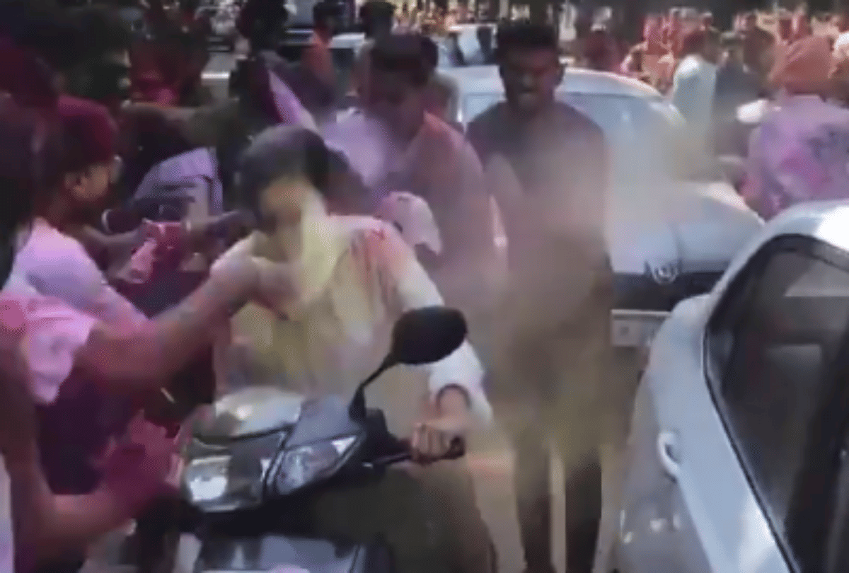 lyricist manoj muntashir share video during holi celebration said shame on you