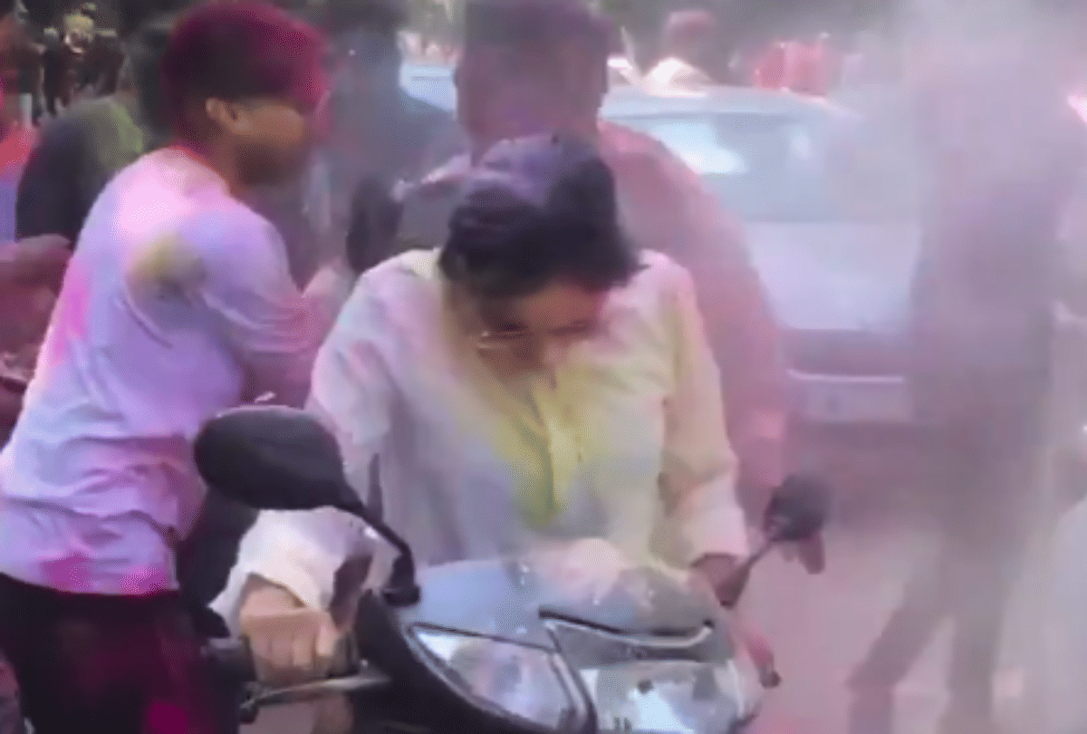 lyricist manoj muntashir share video during holi celebration said shame on you