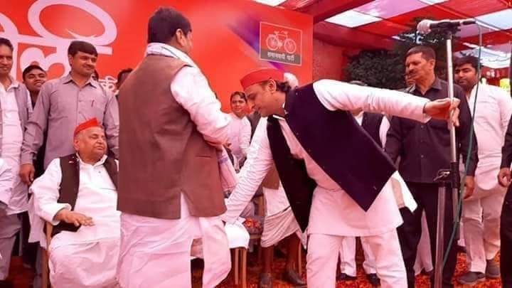 etawah news akhilesh and shivpal