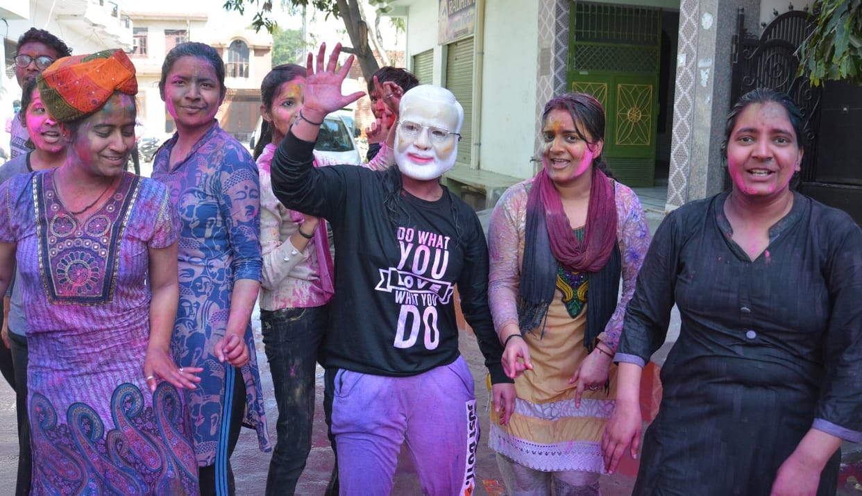 Holi groups created ruckus on Holi