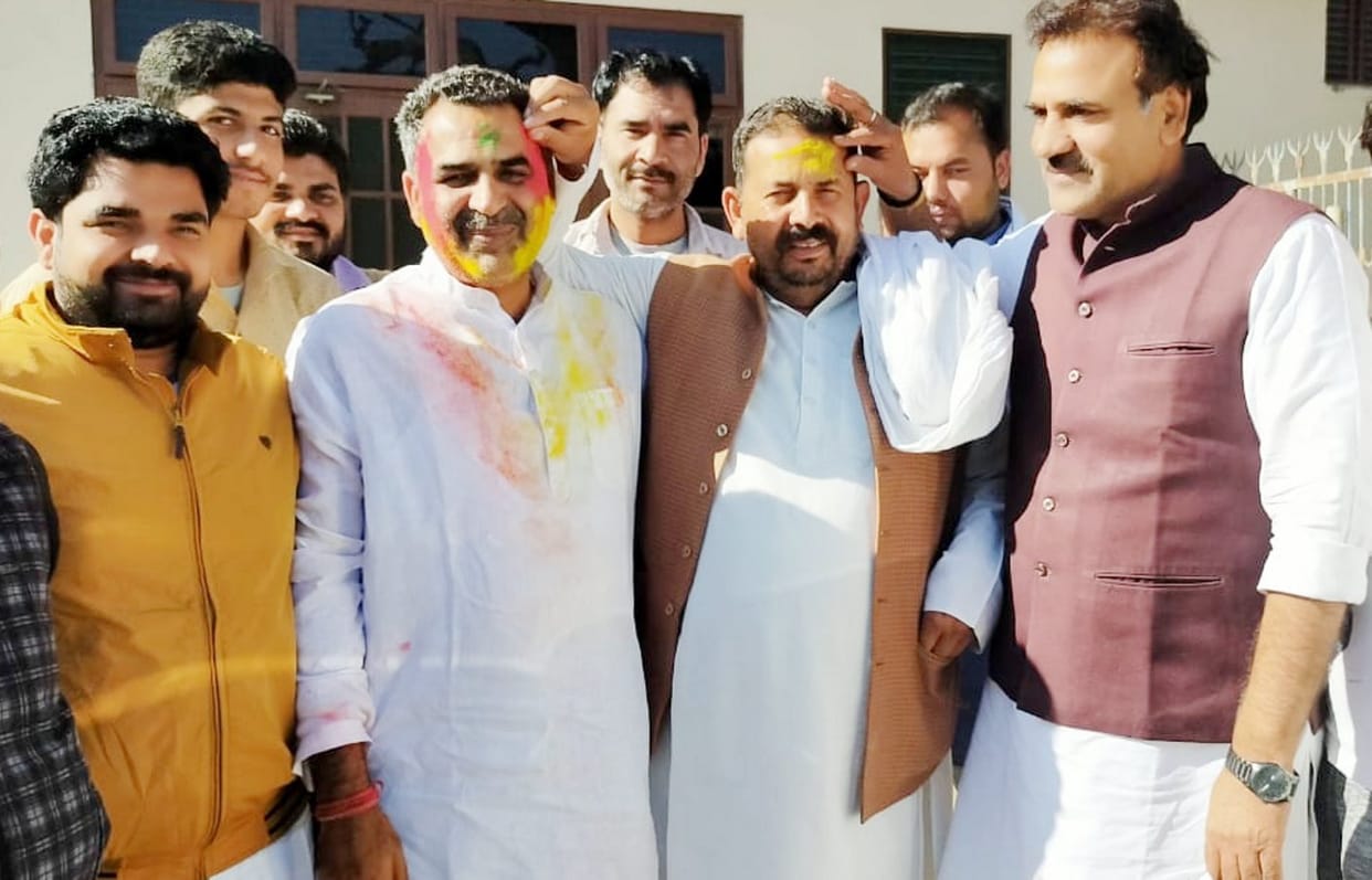 Balian and Malik reached Sisauli on Holi