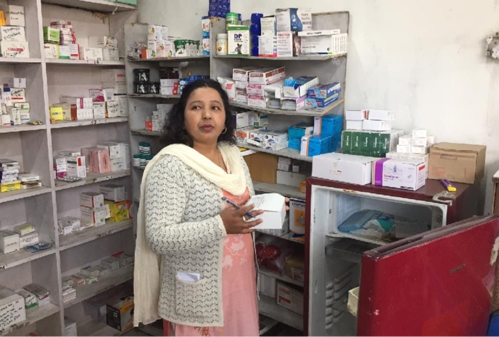 Haridwar: Drug Inspector Raid in Medical store, Expired Medicine sales After Remove rapper