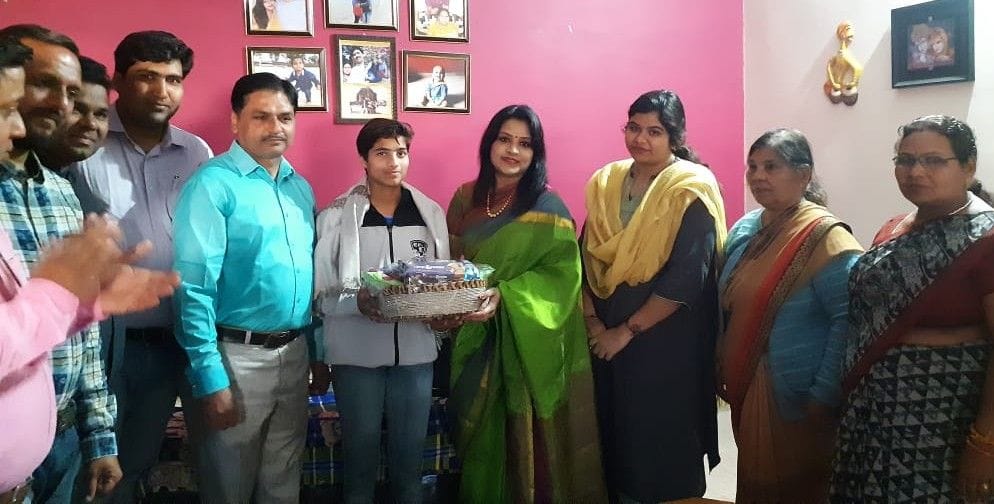 a ladies sportsman has awarded which perform in internation event