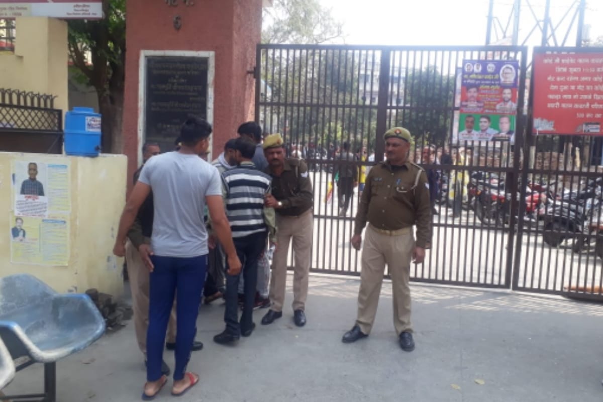 ADG Security reaching Meerut from Lucknow, secretly examine the Security in cutcherry