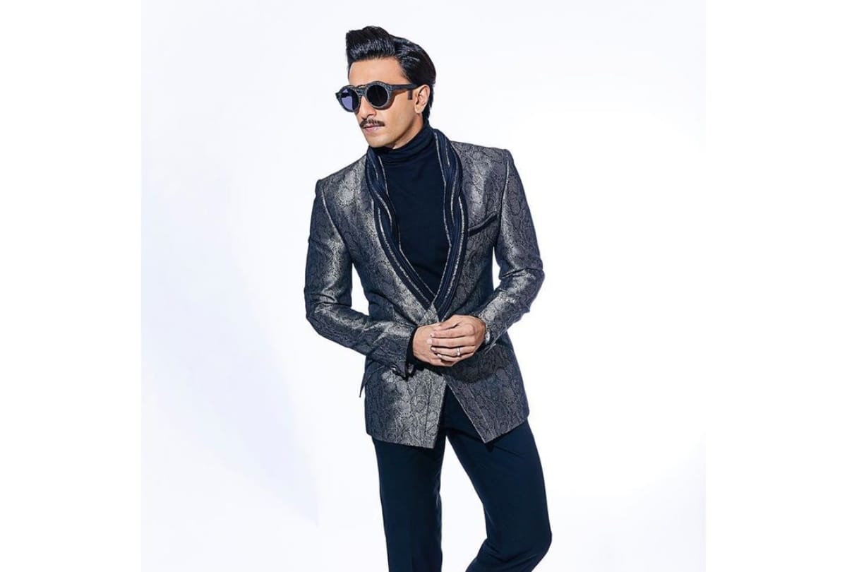 Ranveer Singh Mercedes Car was damaged After Bike Brushes