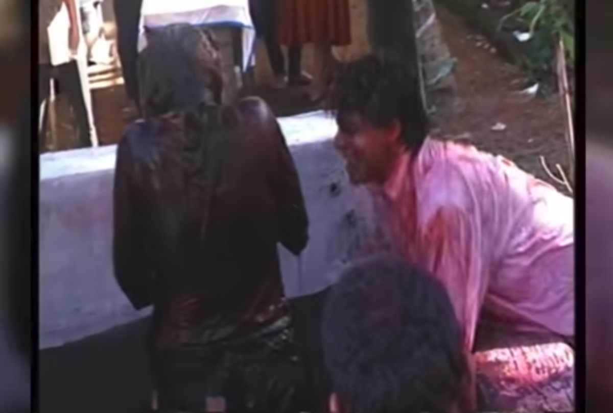 shah rukh khan holi party video viral he enjoyed with gauri khan