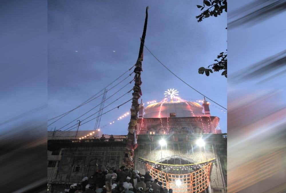 Dehradun Jhanda ji mela 2020:  Jhanda ji fall down due to rainfall , panic in Mela