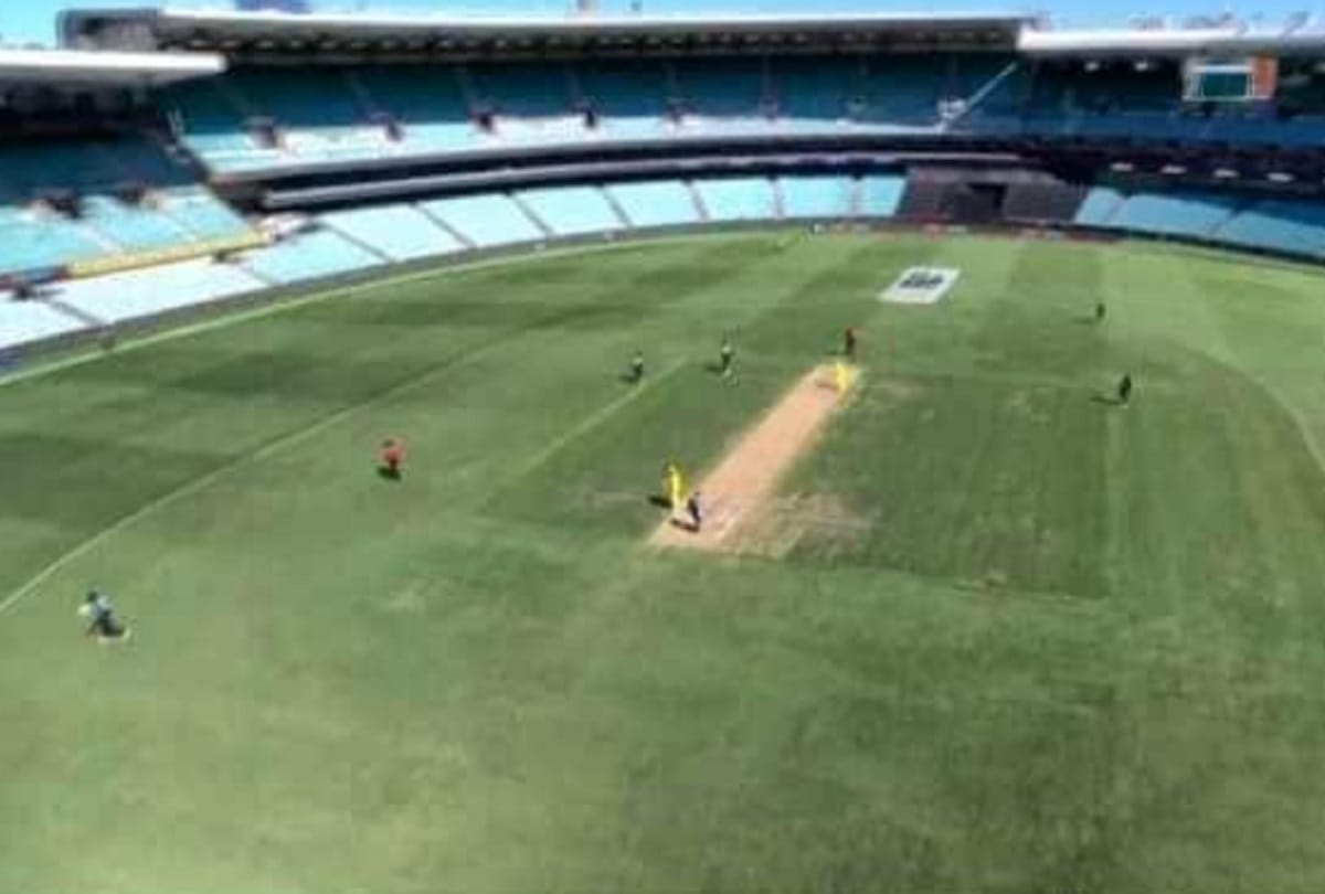 Australia and New Zealand played first ODI in empty stadium, no handshakes due to coronavirus