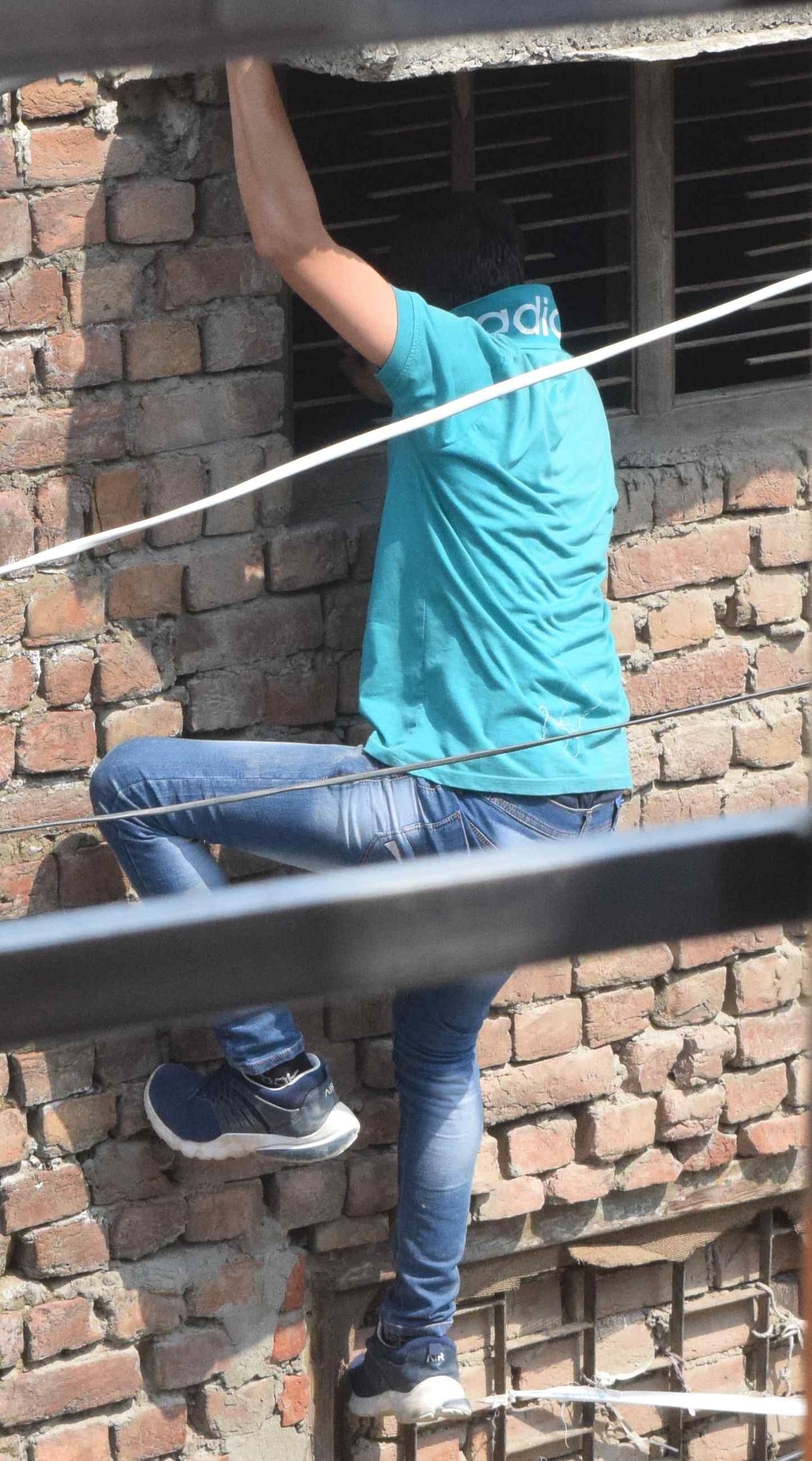 Girl was copying by placing phone under chunni, chairman Flying-1 caught, UMC relieved supervisor