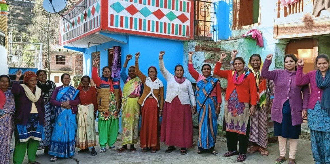 Bjati's women performed