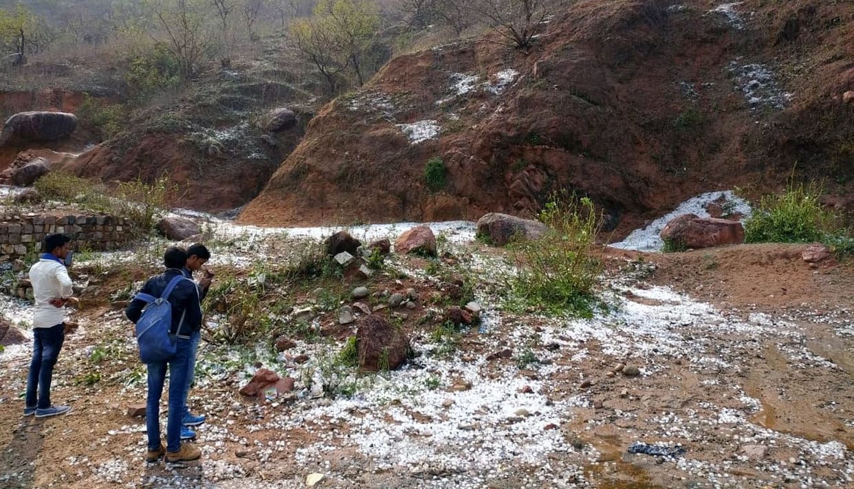 Hail fell in chitrakoot in up