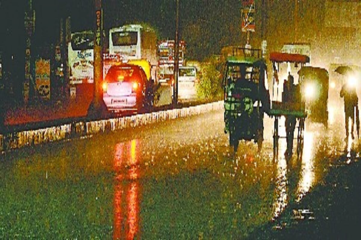Weather: Rain and Hailstorm in Bareilly, temperature dips