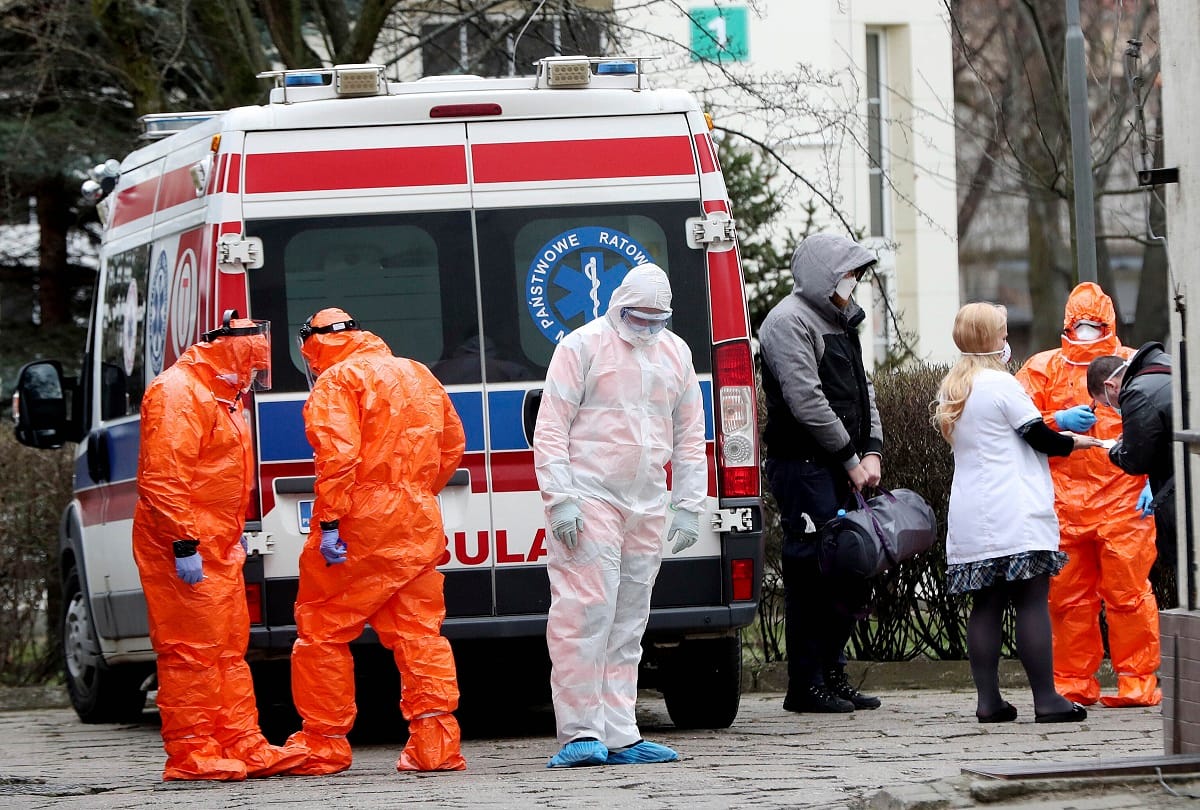 Immediately go to hospital as soon as corona symptoms appear in body