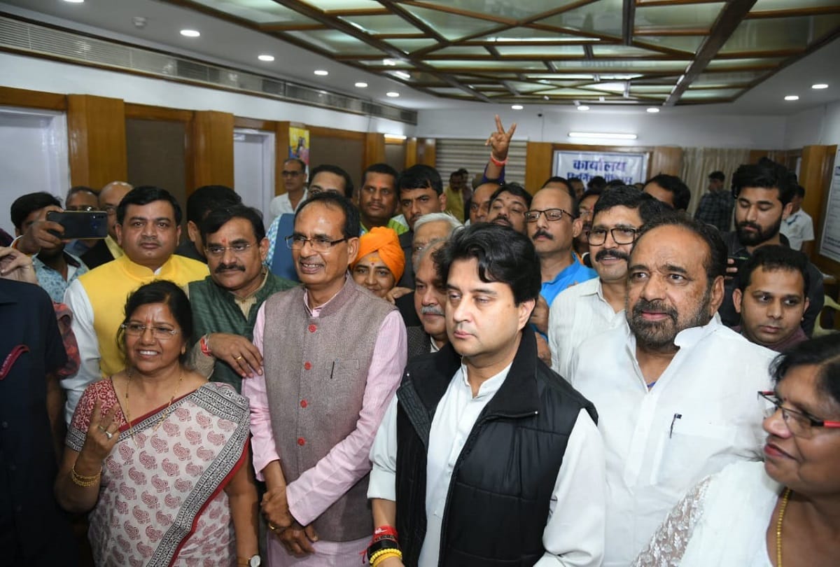 Jyotiraditya Scindia File nomination for Rajya Sabha Election in Bhopal See Photos