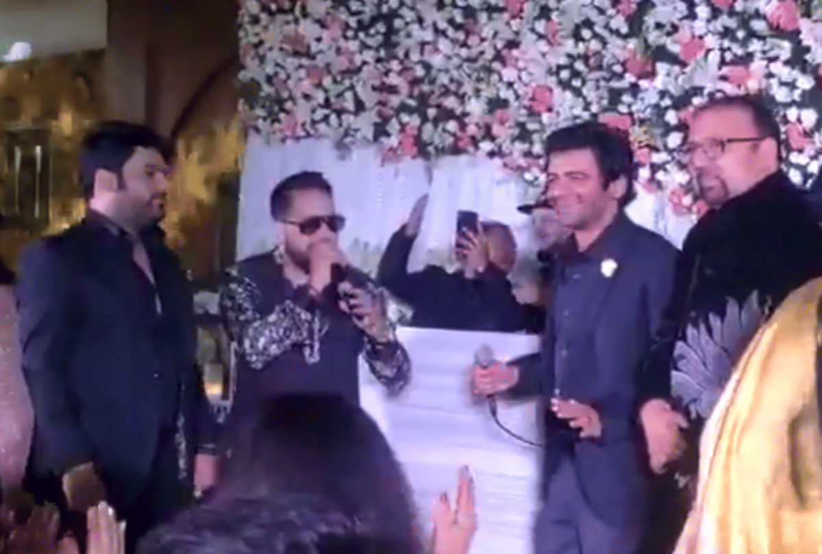 Kapil Sharna Sunil Grover dance at a wedding ceremony first time after fight