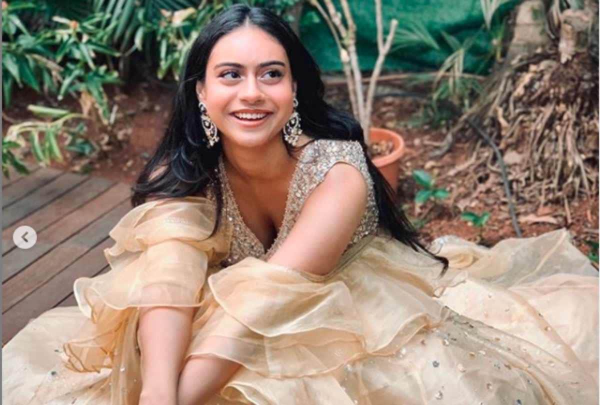 kajol share her daughter nysa devgn pics in traditionl look