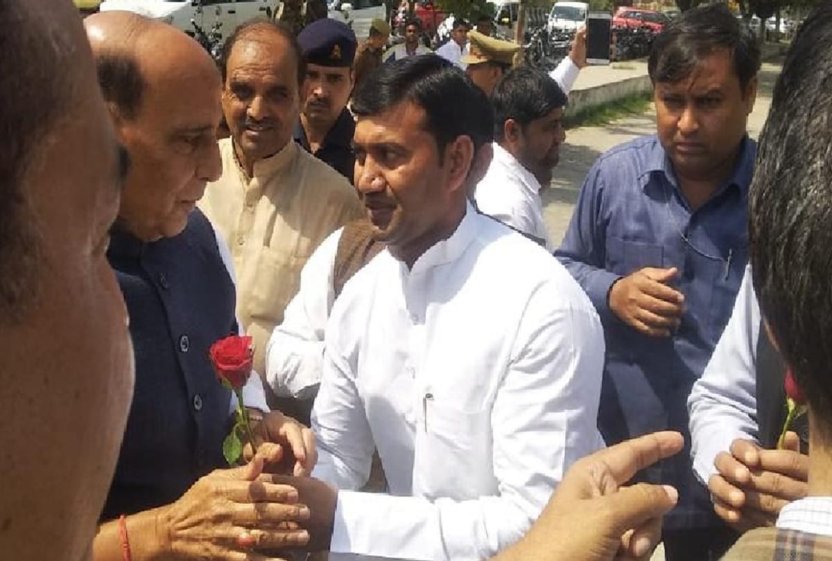 Rajnath singh attacks on opposition over delhi violence in noida
