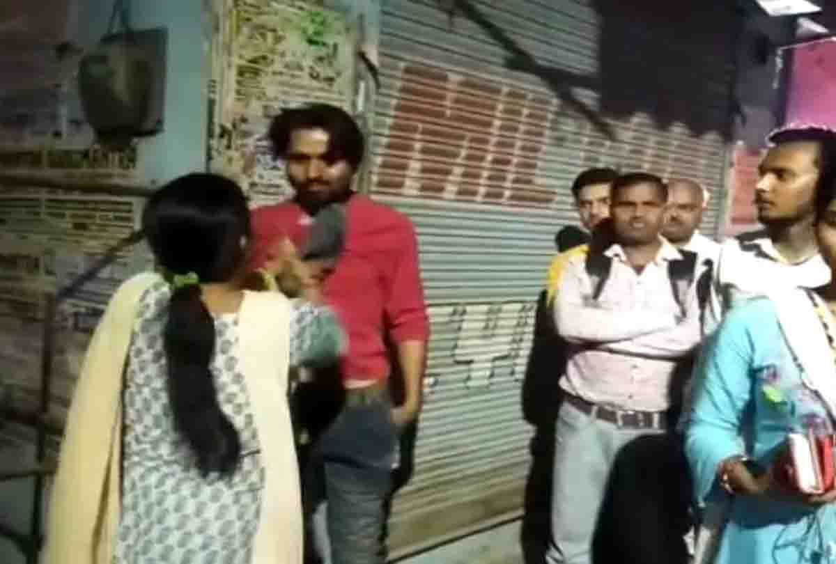Girl's mother beat Shohedey with beach road slippers