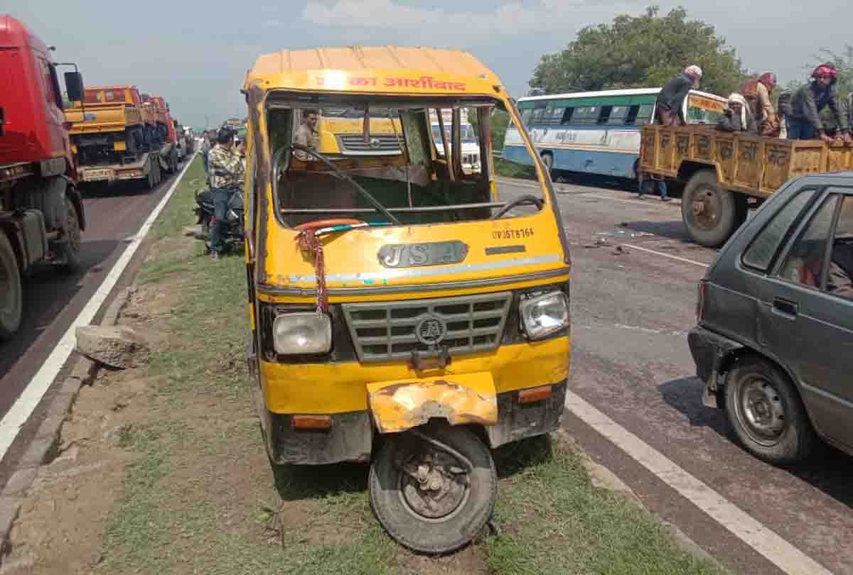 UP: Severe collision in bus and tamps, seven injured, four died during treatment
