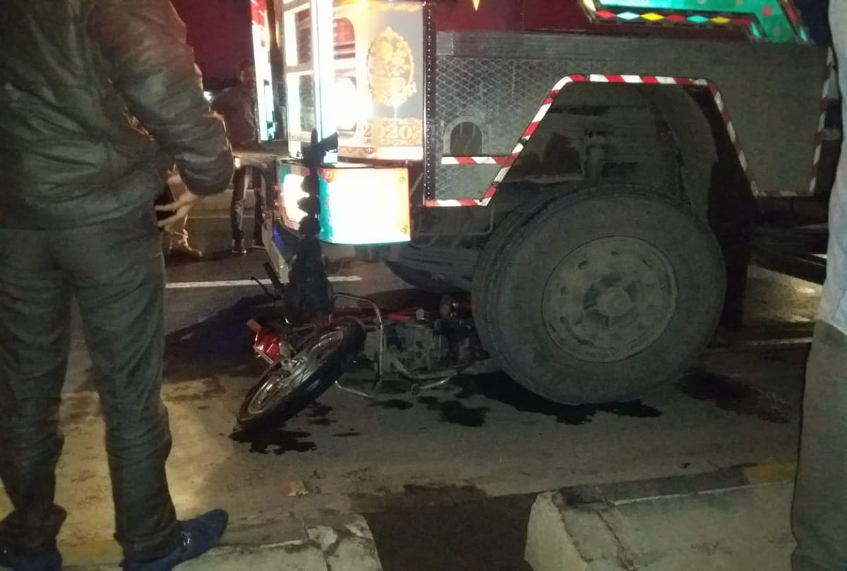 Uncontrolled truck hit couple