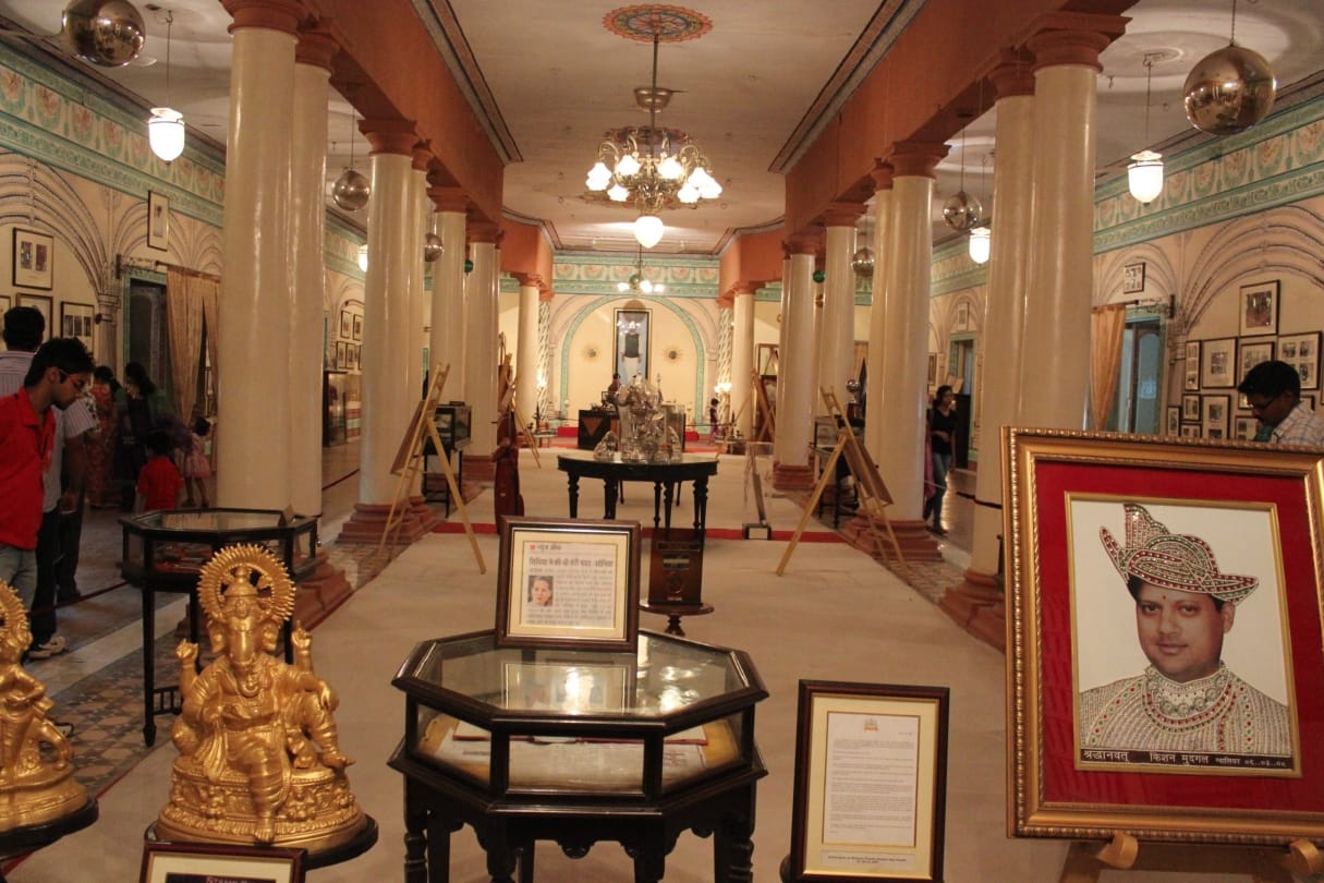 jai vilas palace or sindhiya palace museum information history timining entry