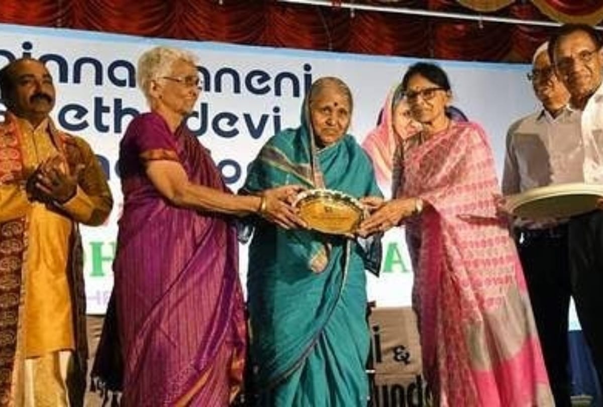 sindhutai sapkal inspirational story of motherhood