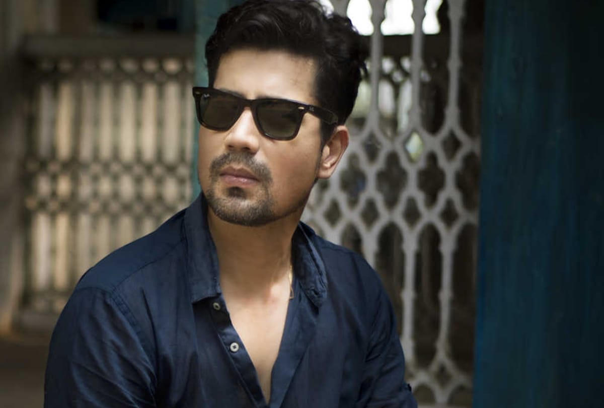 Sumeet Vyas to play politician in Dark 7 White show is about seven friends