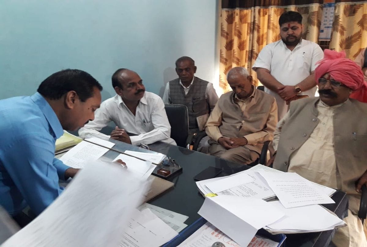 Chaudhary Udaybhan Singh Visits the offices of Industry Center and Mati   Kala