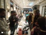 कपूरथला में पीड़ित एनआरआई महिला व रिश्तेदारों से जानकारी हासिल करते डीएसपी हरिंदर सिंह गिल व अन?
