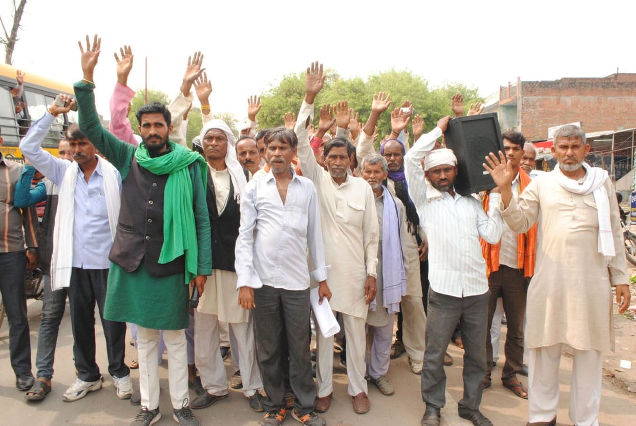 Farmers protest against demand for compensation in chitrakoot