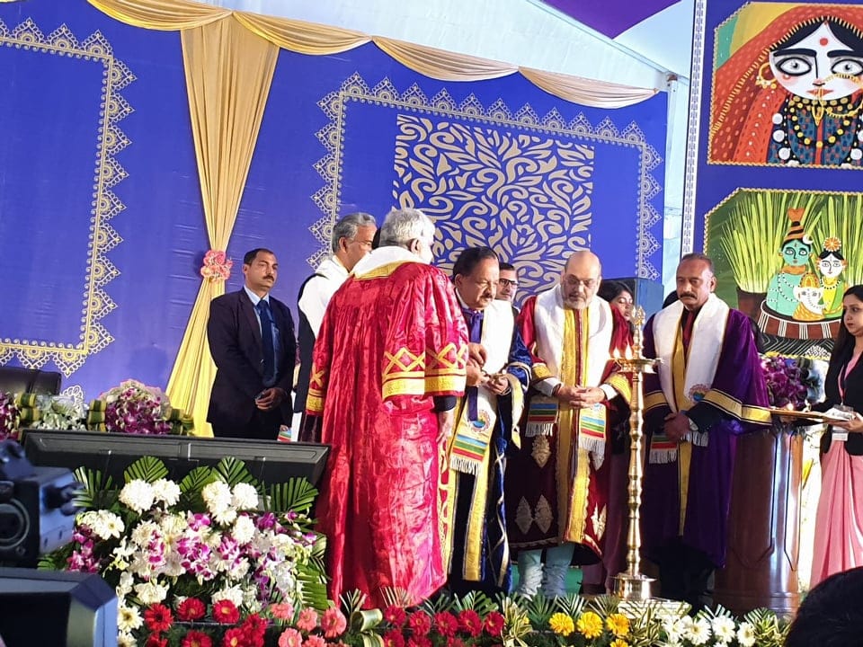Aiims Rishikesh Convocation 2020: Amit Shah Give Honor and Medal to Students