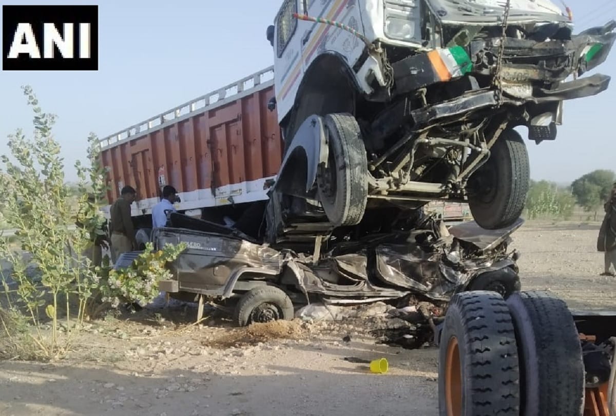 Several people killed and injured in collision between a trailer truck and a jeep on in Jodhpur
