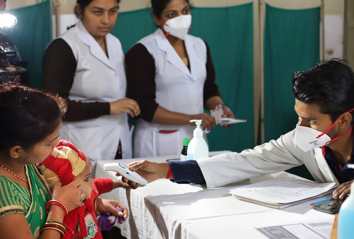 Coronavirus symptoms who should wear mask to prevent covid 19 health ministry advisory