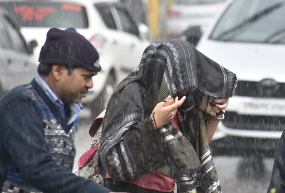 farmers crop damage After Hail and rain in Gorakhpur