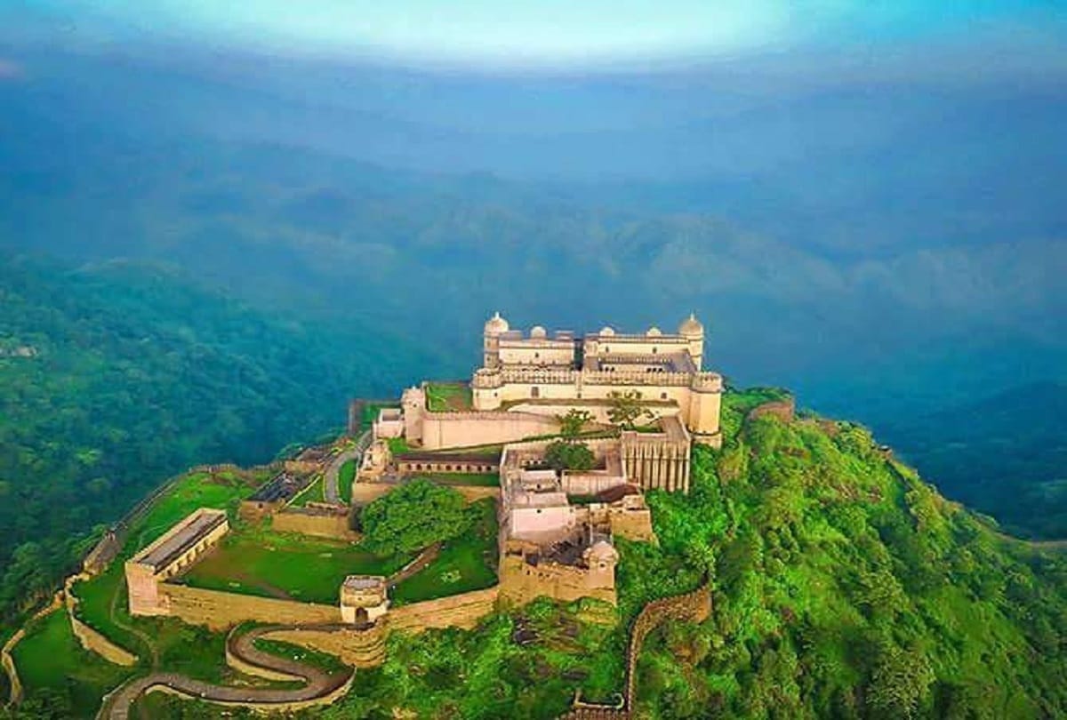 The second longest wall in the world at Kumbhalgarh Fort Rajasthan