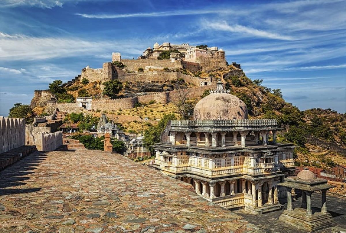The second longest wall in the world at Kumbhalgarh Fort Rajasthan