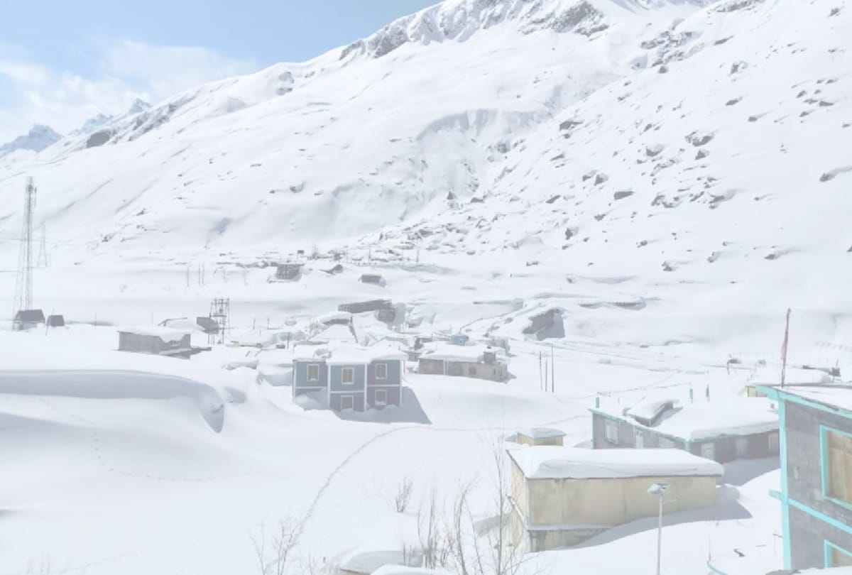 150 roads including four nh blocked due to snow and rainfall in Himachal, avalanche